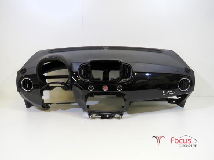 Usados Salpicadero Fiat 500C (312) 1.2 69 Precio € 255,00 Norma de margen ofrecido por Focus Automotive