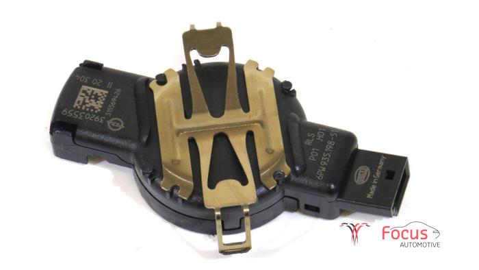 Begagnade Regnsensor Opel Astra K Sports Tourer 1.2 Turbo 12V Pris € 19,95 Marginaltabell erbjuds av Focus Automotive
