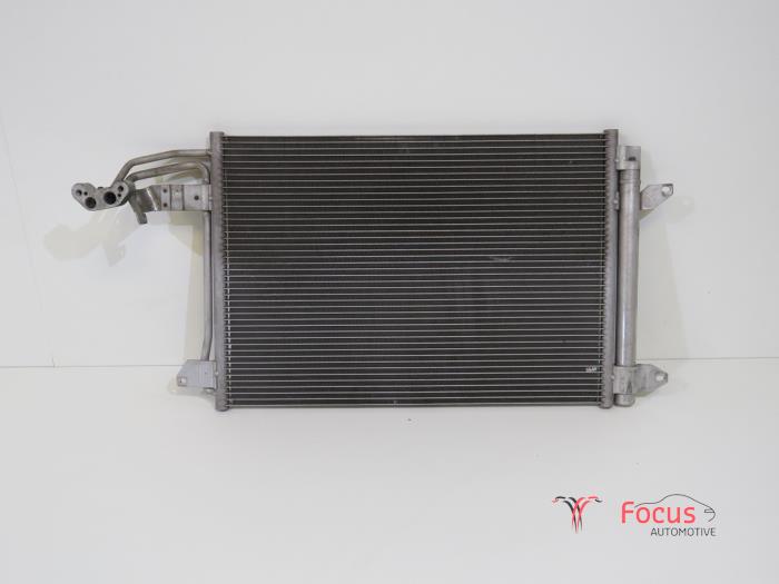 Usagé Radiateur clim Volkswagen Golf V (1K1) 1.6 FSI 16V Prix € 35,00 Règlement à la marge proposé par Focus Automotive