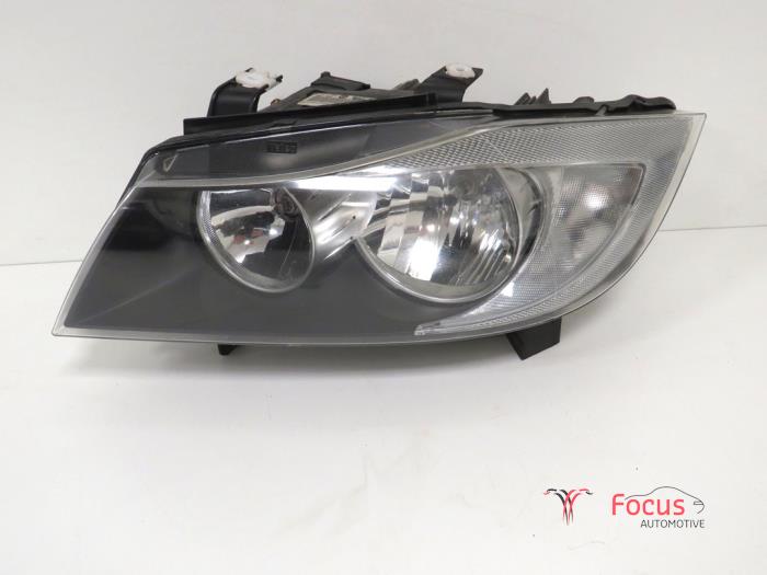 Używane Reflektor lewy BMW 3 serie (E90) 320d 16V Cena € 74,95 Procedura marży oferowane przez Focus Automotive