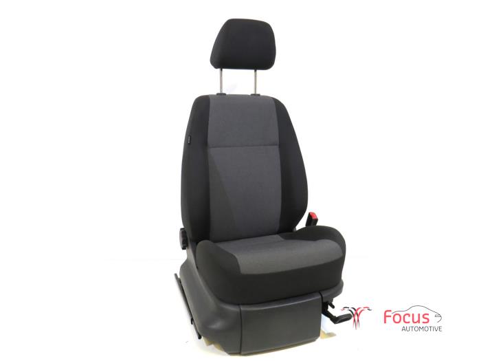 Używane Fotel prawy Volkswagen Caddy IV 2.0 TDI 150 Cena € 175,00 Procedura marży oferowane przez Focus Automotive
