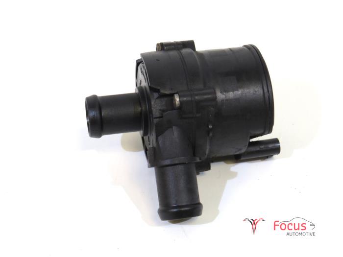 Begagnade Extra vattenpump Volkswagen Caddy Alltrack Combi 2.0 TDI 102 Pris € 19,95 Marginaltabell erbjuds av Focus Automotive
