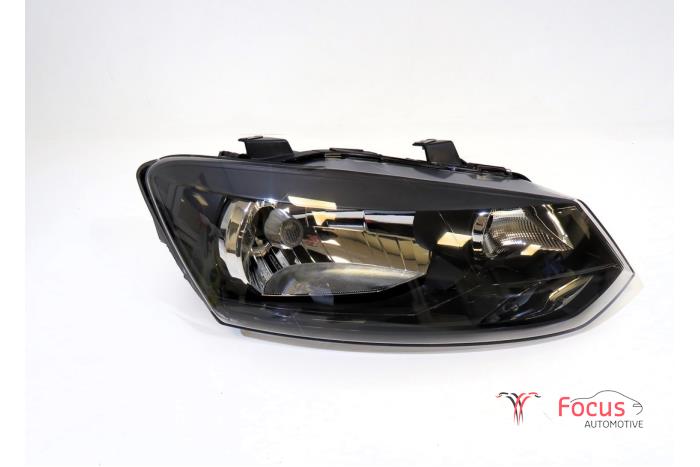 Nowe Reflektor prawy Volkswagen Polo V (6R) 1.2 12V Cena € 78,59 Z VAT oferowane przez Focus Automotive