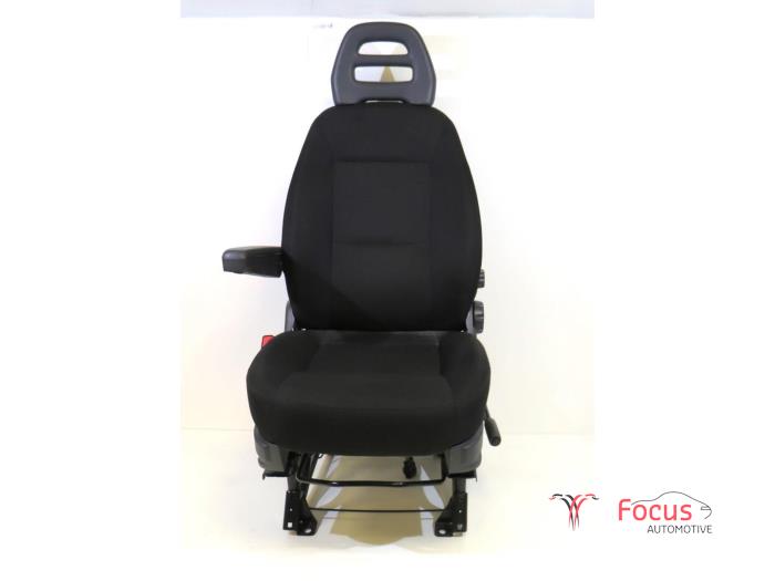 Używane Fotel lewy Fiat Ducato (250) 2.2 D 140 Multijet 3 Cena € 375,00 Procedura marży oferowane przez Focus Automotive