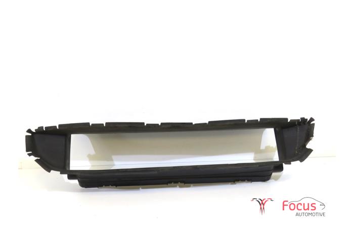 Begagnade Lufttratt Volvo V40 (MV) 2.0 D2 16V Pris € 69,95 Marginaltabell erbjuds av Focus Automotive