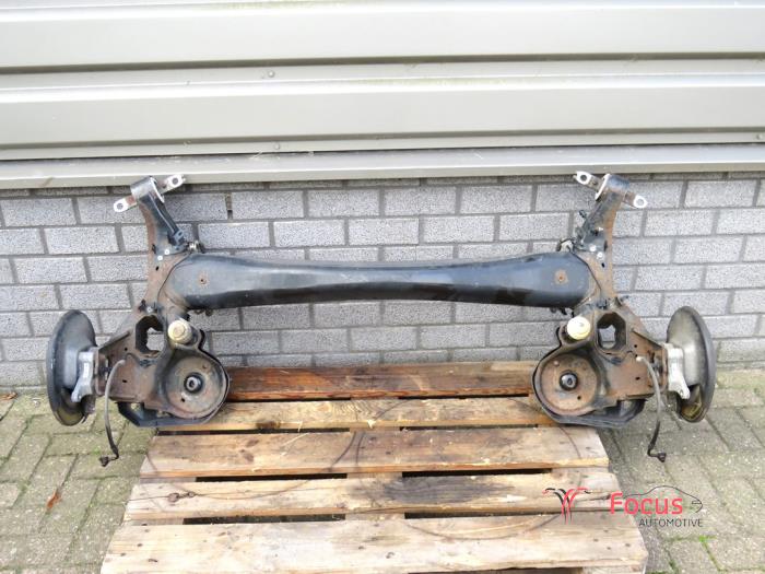 Rear axle beam with reducer – 9822361680