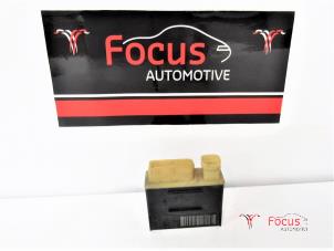 Used Glow plug relay Peugeot 5008 I (0A/0E) 1.6 HDiF 16V Price € 6,95 Margin scheme offered by Focus Automotive