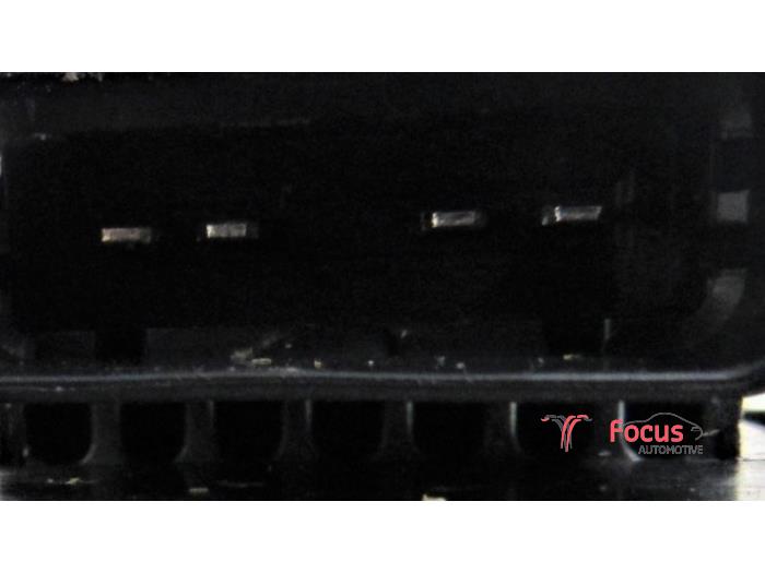 Scheibenwischermotor+Mechanik van een Peugeot 5008 I (0A/0E) 1.6 HDiF 16V 2011