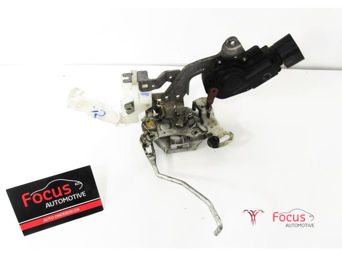 Begagnade Dörrlåsmekanism, 4-dörrars, höger fram Citroen C1 1.0 12V Pris € 14,95 Marginaltabell erbjuds av Focus Automotive