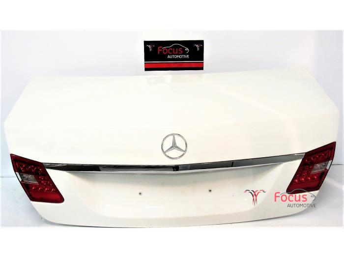 Begagnade Bagagelucka Mercedes E (W212) E-200 CDI 16V BlueEfficiency,BlueTEC Pris € 74,95 Marginaltabell erbjuds av Focus Automotive