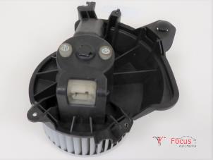 Usados Motor de ventilador de calefactor Fiat Punto Evo (199) 1.3 JTD Multijet Start&Stop 16V Euro 4 Precio € 18,09 IVA incluido ofrecido por Focus Automotive