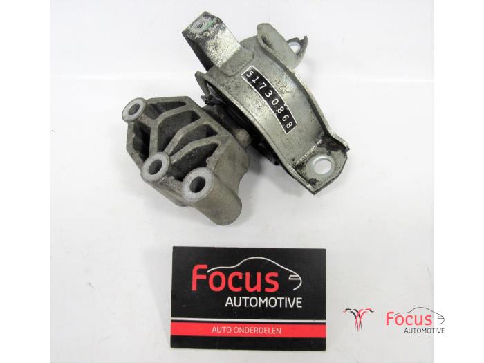 Used Engine mount Ford Ka II 1.3 TDCi 16V Price € 10,00 Margin scheme offered by Focus Automotive