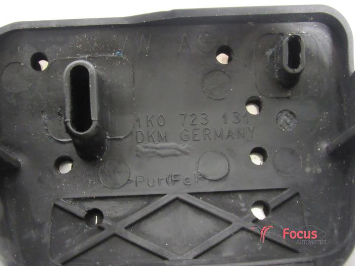 Brake pedal from a Volkswagen Beetle (16AB) 2.0 TDI 16V 2012