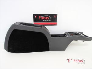 Gebrauchte Mittelkonsole Skoda Superb Combi (3TAC/TAF) 2.0 TDI 16V 4x4 Preis € 90,75 Mit Mehrwertsteuer angeboten von Focus Automotive