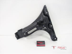 Used Rear bumper bracket, right BMW 5 serie (E60) 520d 16V Corporate Lease Price € 10,00 Margin scheme offered by Focus Automotive