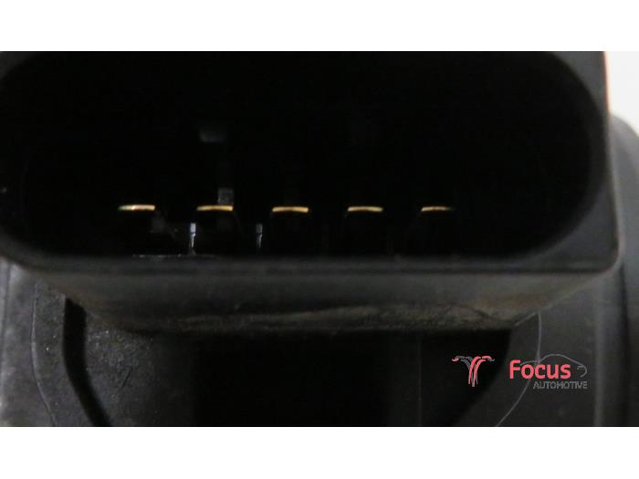 Luftmassenmesser van een Seat Ibiza IV (6J5) 1.4 TDI 2009