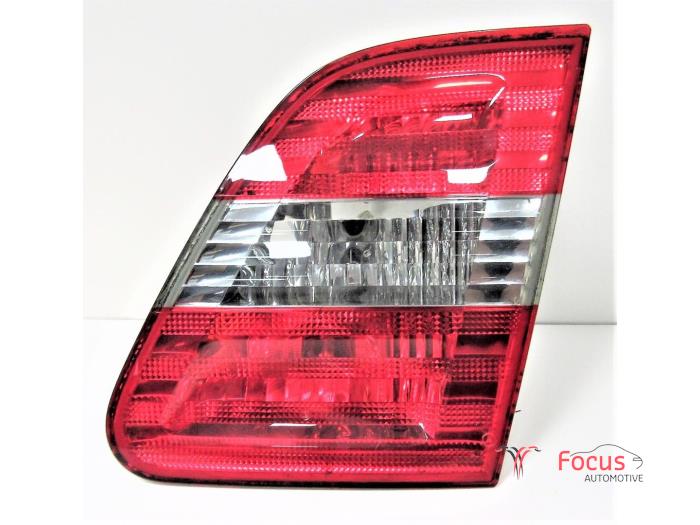 Taillight, right from a Mercedes-Benz B (W245,242) 1.5 B-160 16V 2009