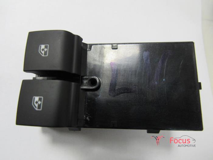 Usados Interruptor combinado de ventanillas Opel Meriva (B) 1.4 16V Ecotec Precio € 9,95 Norma de margen ofrecido por Focus Automotive