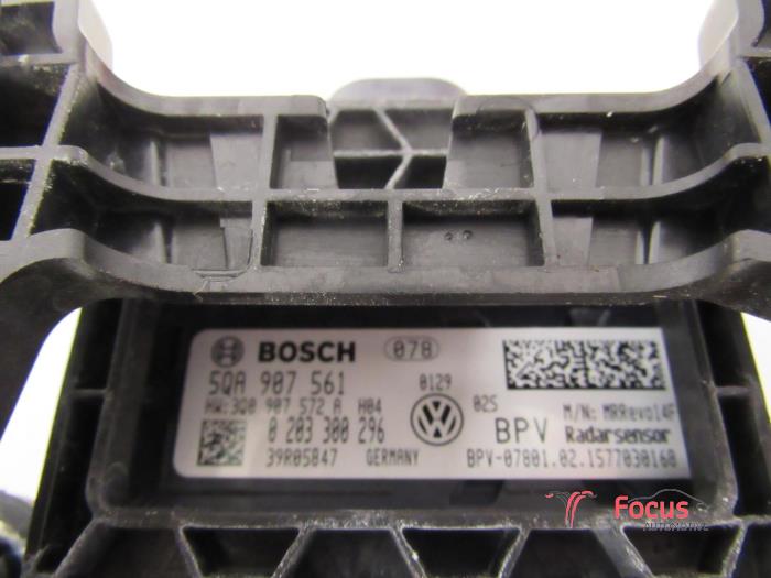 ACC Sensor (Entfernung) van een Volkswagen Touran (5T1) 1.4 TSI 2015