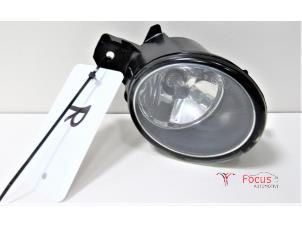 Used Fog light, front right Renault Clio III (BR/CR) 1.2 16V 75 Price € 20,00 Margin scheme offered by Focus Automotive