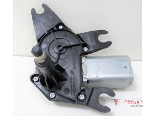 Used Rear wiper motor Renault Clio III (BR/CR) 1.2 16V 75 Price € 12,50 Margin scheme offered by Focus Automotive
