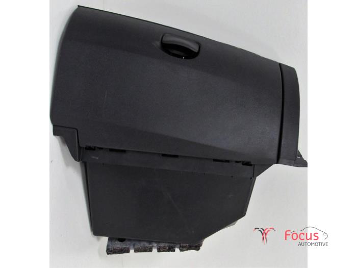 Begagnade Handskfack Renault Clio III (BR/CR) 1.2 16V 75 Pris € 14,95 Marginaltabell erbjuds av Focus Automotive
