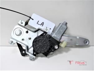 Używane Mechanizm szyby lewej tylnej wersja 4-drzwiowa Hyundai i10 (F5) 1.2i 16V Cena € 15,00 Procedura marży oferowane przez Focus Automotive