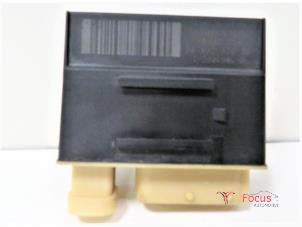 Used Glow plug relay Peugeot 308 (4A/C) 1.6 HDi 16V Price € 10,00 Margin scheme offered by Focus Automotive