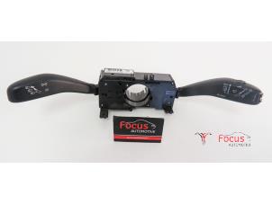 Używane Przelacznik Combi kolumny kierownicy Skoda Fabia II Combi 1.6 TDI 16V 90 Cena € 35,00 Procedura marży oferowane przez Focus Automotive