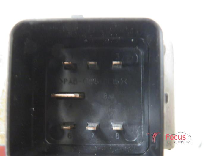 Glow plug relay Citroen Nemo 1.4 HDi 70 9645668680
