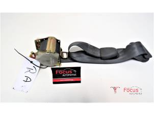 Used Rear seatbelt, left Hyundai Santa Fe I 2.0 CRDi 16V 4x2 Price € 35,00 Margin scheme offered by Focus Automotive