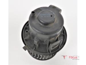 Usados Motor de ventilador de calefactor Ford Transit 2.4 TDCi 16V Precio € 28,00 Norma de margen ofrecido por Focus Automotive