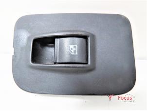 Gebrauchte Elektrisches Fenster Schalter Citroen Nemo Combi (AJ) 1.4 HDi 70 Preis € 10,00 Margenregelung angeboten von Focus Automotive