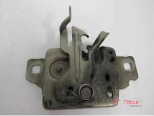 Used Bonnet lock mechanism Renault Modus/Grand Modus (JP) 1.5 dCi 85 Price € 6,95 Margin scheme offered by Focus Automotive