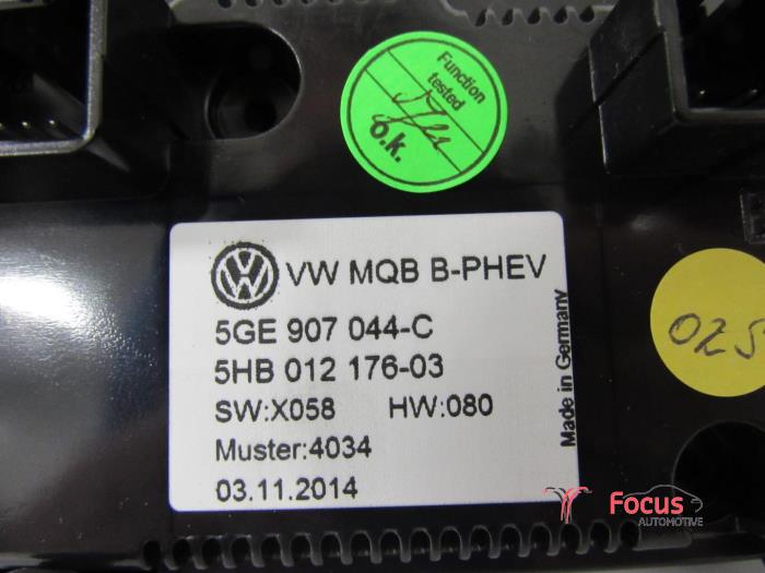 Heizung Bedienpaneel van een Volkswagen Passat Variant (3G5) 1.4 GTE 16V 2016
