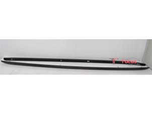 Used Roof rail kit Volkswagen Passat Variant (3G5) 1.4 GTE 16V Price € 120,94 Inclusive VAT offered by Focus Automotive