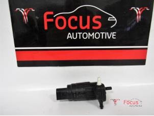 Używane Pompa spryskiwacza przód Volkswagen Tiguan (5N1/2) 2.0 TDI 16V 4Motion Cena € 18,15 Z VAT oferowane przez Focus Automotive
