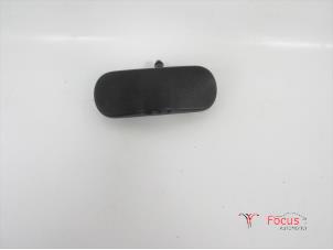 Used Front windscreen washer jet Volkswagen Caddy Combi III (2KB,2KJ) 2.0 TDI 16V DPF Price € 12,10 Inclusive VAT offered by Focus Automotive
