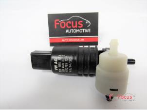 Used Windscreen washer pump Volkswagen Passat Variant (3G5) 1.4 TSI 16V Price € 18,15 Inclusive VAT offered by Focus Automotive