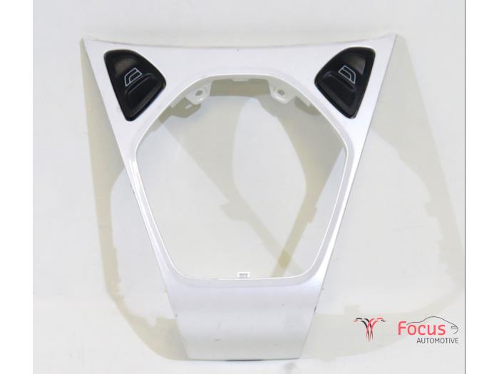 Usados Interruptor combinado de ventanillas Ford Ka II 1.3 TDCi 16V Precio € 9,95 Norma de margen ofrecido por Focus Automotive