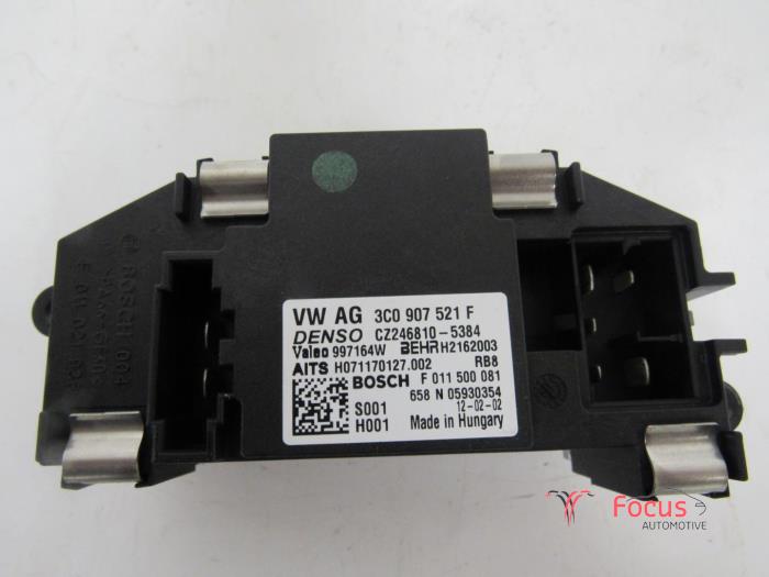 Heater resistor from a Volkswagen Beetle (16AB) 2.0 TDI 16V 2012