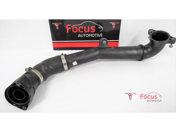 Gebrauchte Intercooler Rohr Volkswagen Golf VI Cabrio (1K) 2.0 TDI 16V Preis € 48,40 Mit Mehrwertsteuer angeboten von Focus Automotive