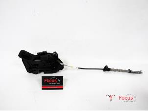 Used Rear door lock mechanism 4-door, left Volkswagen Polo V (6R) 1.0 TSI 12V BlueMotion Technology Price € 18,09 Inclusive VAT offered by Focus Automotive