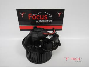 Usados Motor de ventilador de calefactor Volkswagen Caddy Alltrack Combi 2.0 TDI 102 Precio € 151,25 IVA incluido ofrecido por Focus Automotive