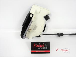 Gebrauchte Türschlossmechanik 4-türig rechts vorne Skoda Superb Combi (3TAC/TAF) 2.0 TDI 16V 4x4 Preis € 54,45 Mit Mehrwertsteuer angeboten von Focus Automotive