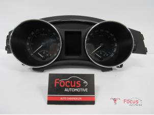 Używane Tablica rozdzielcza Skoda Superb Combi (3TAC/TAF) 2.0 TDI 16V 4x4 Cena € 242,00 Z VAT oferowane przez Focus Automotive