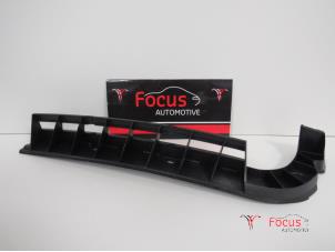 Usagé Support pare-chocs arrière droit Skoda Superb Combi (3TAC/TAF) 2.0 TDI 16V 4x4 Prix € 15,13 Prix TTC proposé par Focus Automotive