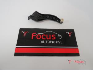 Used Sliding door roller, left Volkswagen Caddy Combi IV 2.0 TDI 102 Price € 18,15 Inclusive VAT offered by Focus Automotive