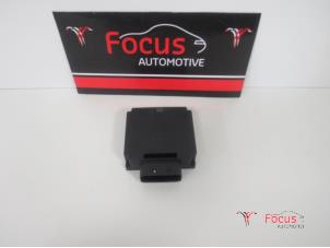 Usados Regulador de tensión Volkswagen Caddy Combi IV 2.0 TDI 102 Precio € 30,25 IVA incluido ofrecido por Focus Automotive