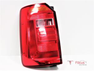 Gebrauchte Rücklicht links Volkswagen Caddy Combi IV 2.0 TDI 102 Preis € 66,55 Mit Mehrwertsteuer angeboten von Focus Automotive